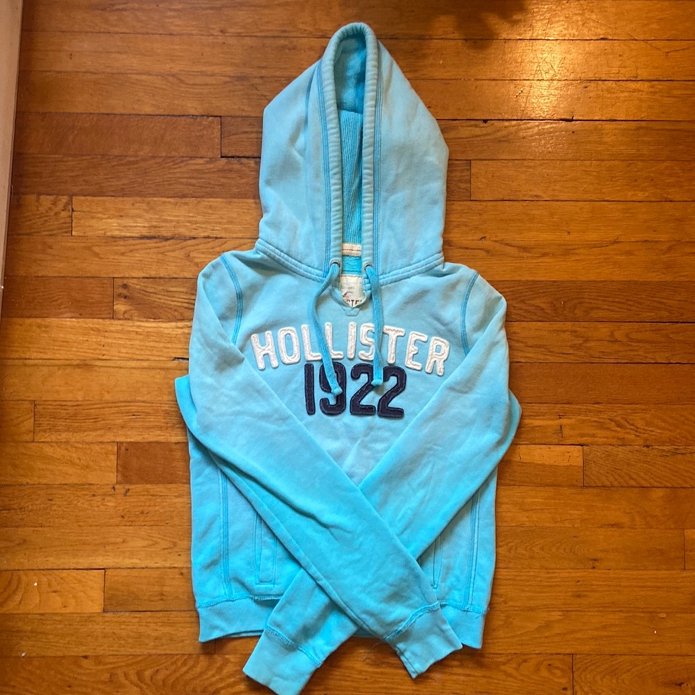 Vintage Light Blue Hollister Sweatshirt - SUPER SOFT